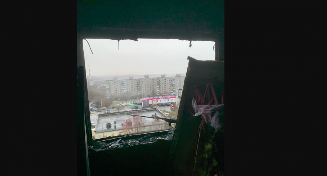 С крупным пожаром справились в Мурманске Мурманск, пожар, окно, темнота, магазин