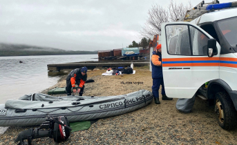В Мурманской области продолжаются поиски пропавшего рыбака Спасатели