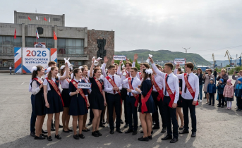11 тысяч школьников Заполярья прощаются со школой