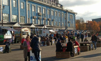 Праздник в центре Мурманска вызвал огромный ажиотаж Морвокзал