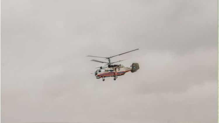 В Мурманской области продолжаются поиски на месте крушения судна «Фаворит» вертолет