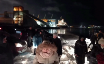 В Мурманске родные моряков с «Онеги» почтили память погибшего экипажа Онега