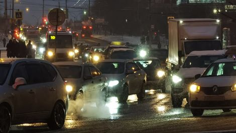 Водители застряли в огромной пробке в Мурманске Пробки