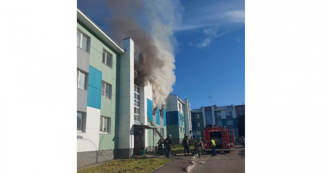 Стали известны подробности пожара в Мурманске на Декабристов, 22 Пожар