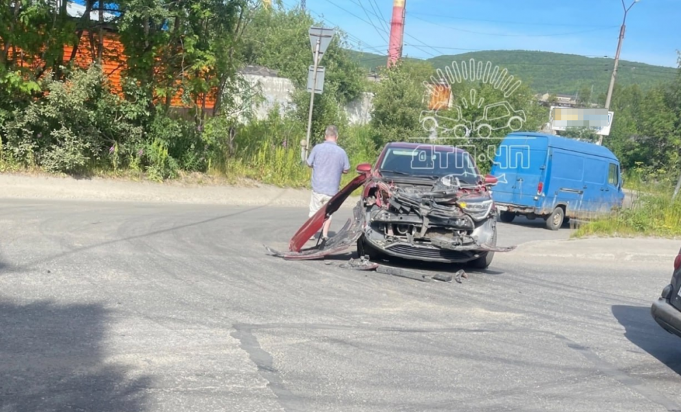 Авария с участием маршрутки произошла в Мурманске Авария