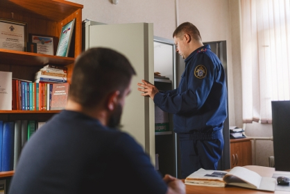 На сотрудника в Мурманске завели уголовное дело Следователи