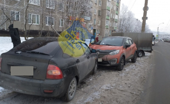В Мурманске машина без водителя попала в аварию Авария