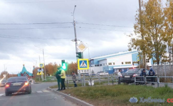 Момент жесткого ДТП на перекрестке в Апатитах попал на видео Последствия ДТП