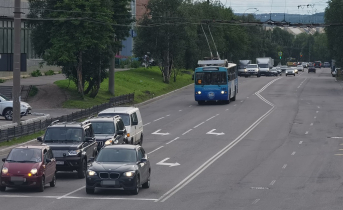 В Мурманске на перекрестке произошло ДТП с участием троллейбуса Дорога