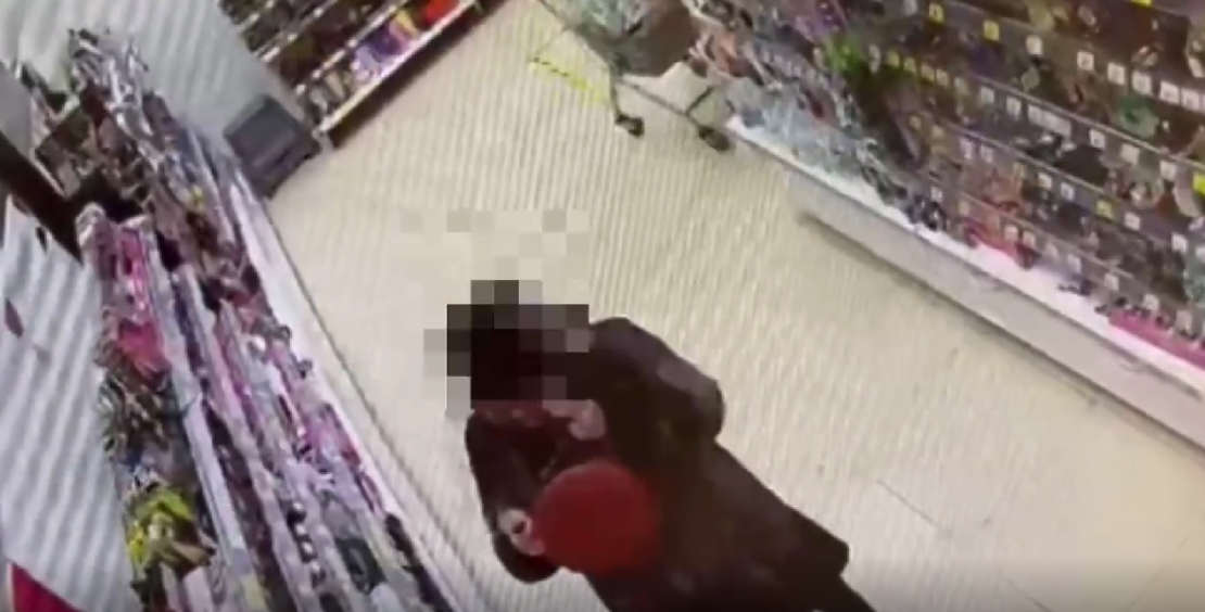 Момент кражи в магазине в Мурманской области попал на видео Супермаркет