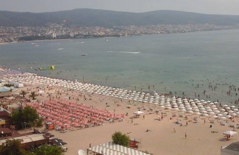 Расплата за долги Пляж