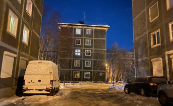 Жителей мурманского дома затапливает канализацией Здание