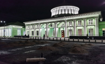 Сон на остановке в центре Мурманска закончился для северянина большими проблемами Вокзал
