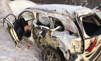 Лоб в лоб. Жесткая авария с участием грузовика произошла в Заполярье ДТП с пострадавшими