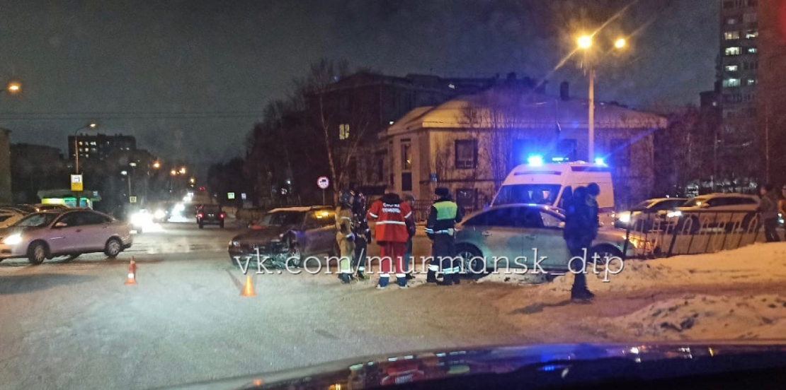 В Мурманске не поделили дорогу два автомобиля ДТП