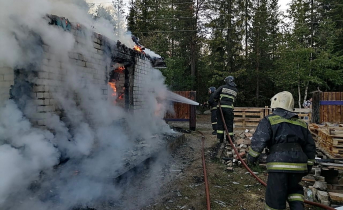 В Мурманской области дотла сгорел дачный дом Пожар