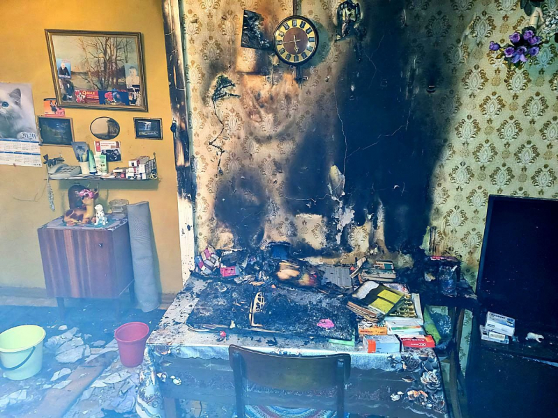 Кадр с места происшествия. В Мурманской области жильцы самостоятельно потушили пожар Пожар