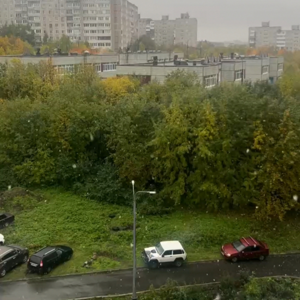 К Мурманску приближается зима Снег