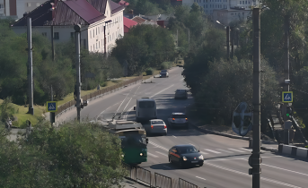 В Мурманске закрывает половину проезжей части на нескольких дорогах Дорога