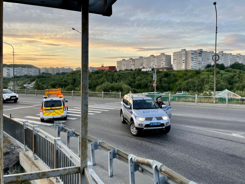 В Мурманске дважды за неделю перекрыли Кольский мост, фото ГИБДД