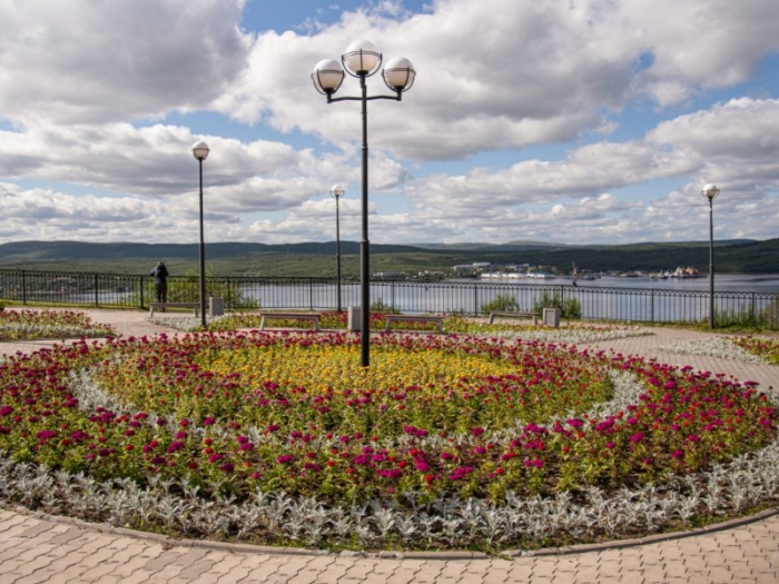 Город