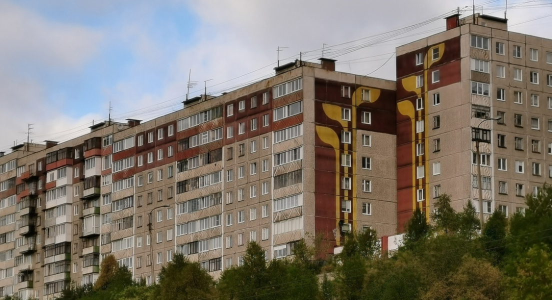 Пенсионерка из Мурманской области при продаже квартиры стала жертвой мошенников Дом