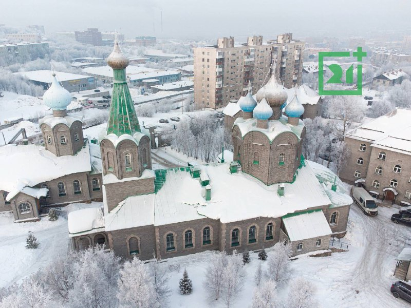 Заснеженный собор в Мурманске Собор