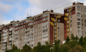 Пенсионерка из Мурманской области при продаже квартиры стала жертвой мошенников Дом