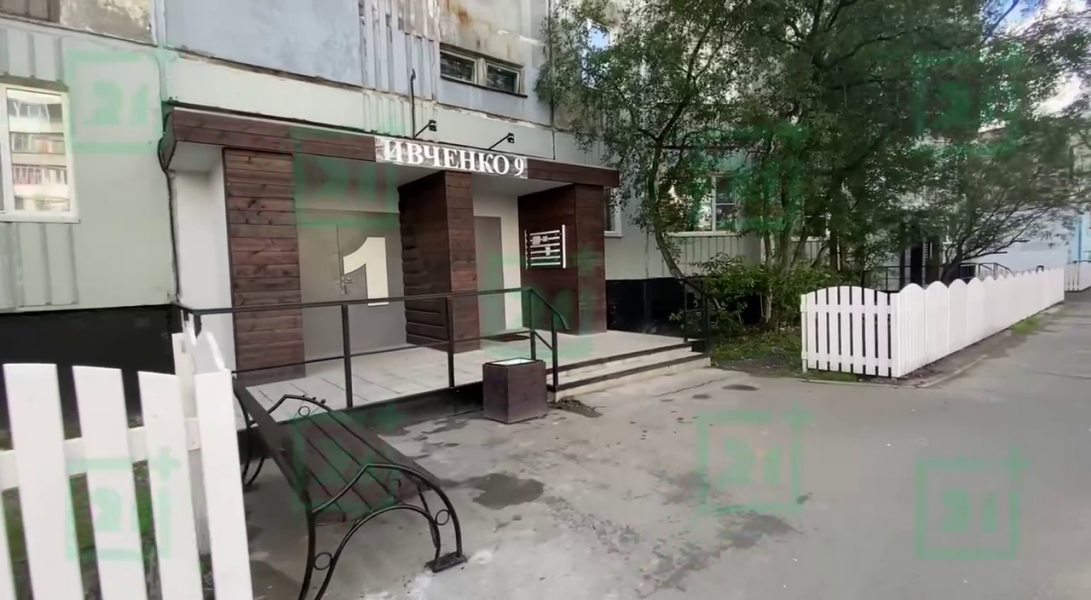 Хороший жилой дом в Мурманске Подъезд