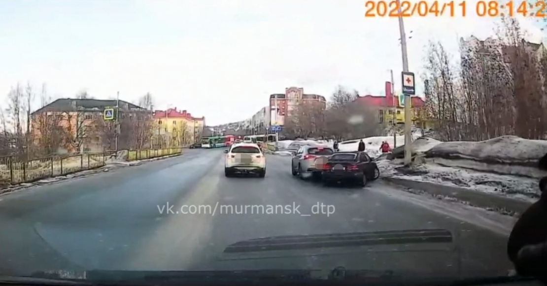 В Мурманске произошло странное ДТП ДТП