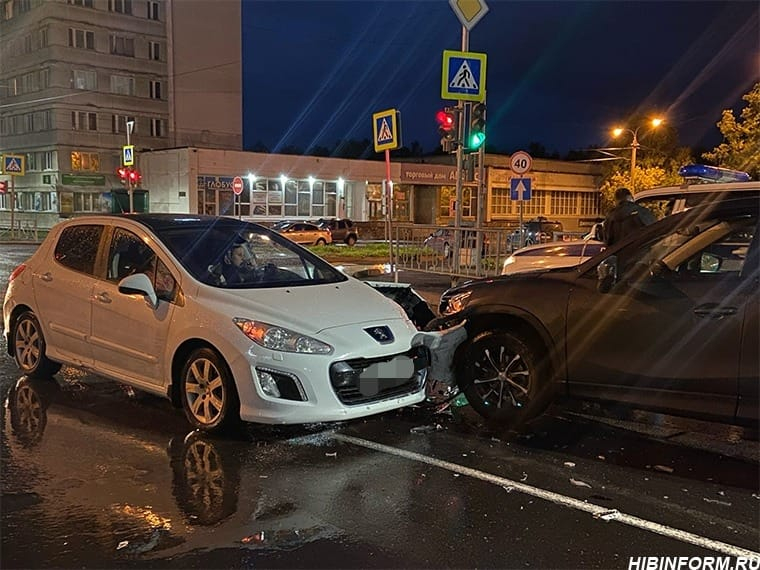 В Мурманской области автоледи устроила ДТП на ровном месте ДТП