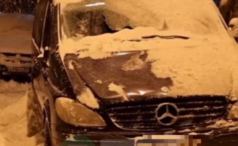 «Какая беда». Северянин столкнулся с проблемой возле дома в Мурманской области «Какая беда». Северянин столкнулся с проблемой возле дома в Мурманской области
