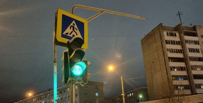 В городе Мурманской области установили новые дорожные знаки В городе Мурманской области установили новые дорожные знаки