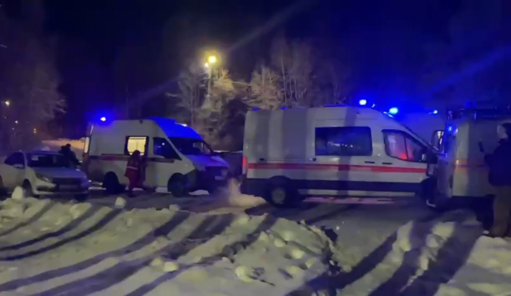 Одна из пострадавших в результате схода поезда в Заполярье скончалась в машине скорой помощи Сход вагонов