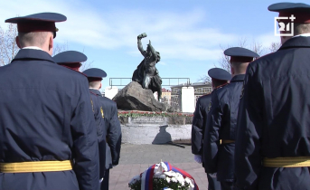 Возложение цветов в Мурманске Возложение цветов