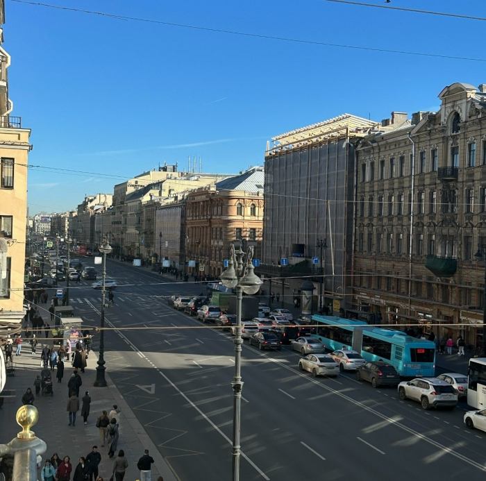 Опасный тайник обнаружили полицейские в запасном колесе автомобиля Санкт-Петербург