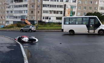 Северянина увезли на скорой с места аварии в Мурманске Авария