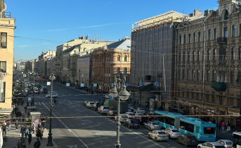 Опасный тайник обнаружили полицейские в запасном колесе автомобиля Санкт-Петербург