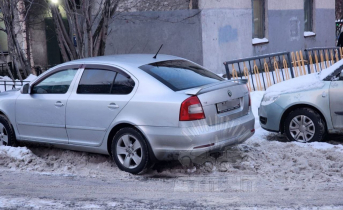 Наглая парковка в Мурманске возмутила северян Парковка