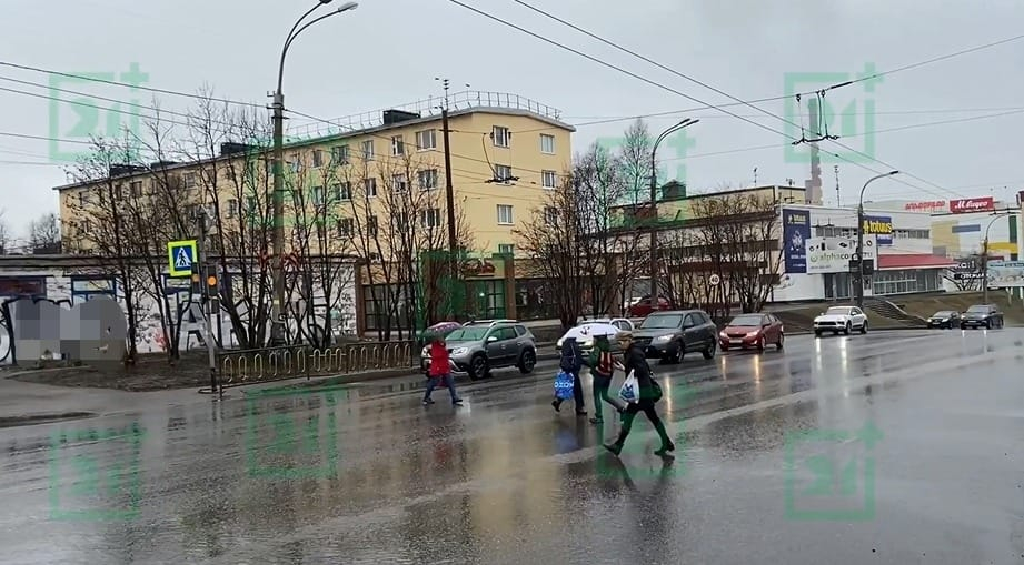 Неработающий светофор Пешеходы