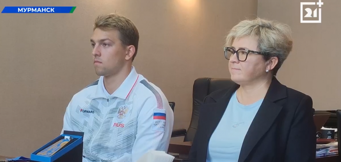В Мурманске встретились с чемпионом мира по плаванию люди