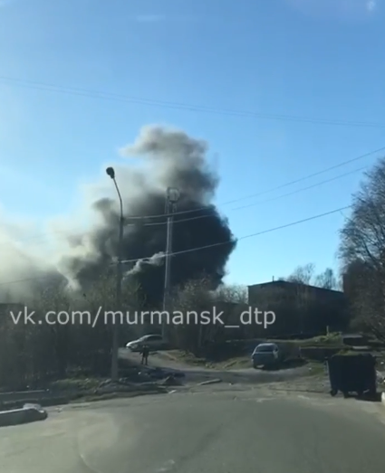 Сильный пожар в Мурманске попал на видео Пожар