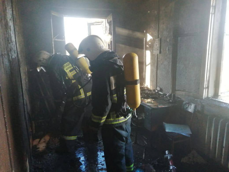 Пожар в квартире закончился трагедией в Мурманской области Пожарные