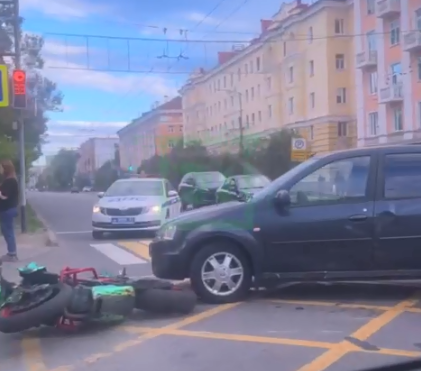В центре Мурманска сбили мотоциклиста ДТП