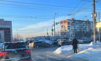 Авария в Мурманске парализовала движение ДТП в Мурманске