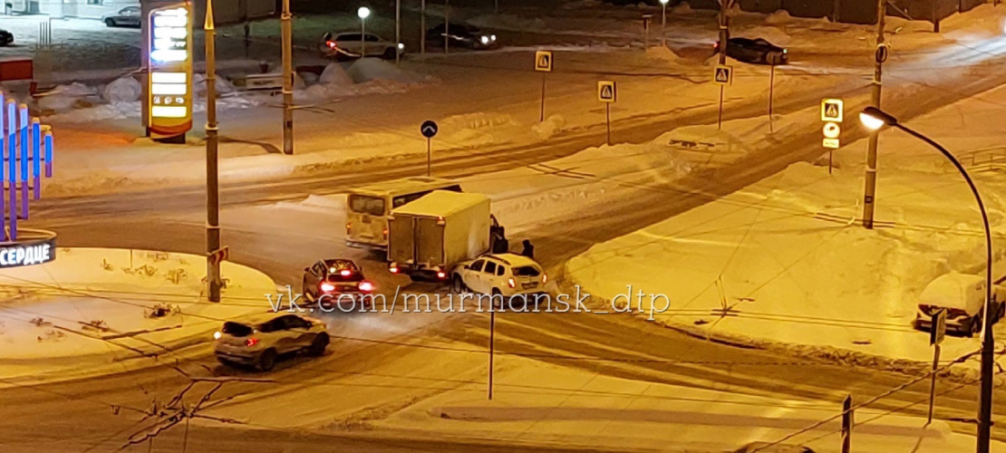 В Мурманске произошло массовое ДТП ДТП