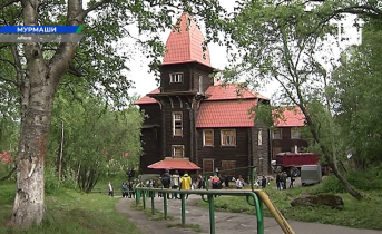 Специалисты из Эрмитажа приедут в Мурманскую область Старое здание