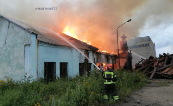 Сильный пожар в Мурманской области попал на видео Пожар
