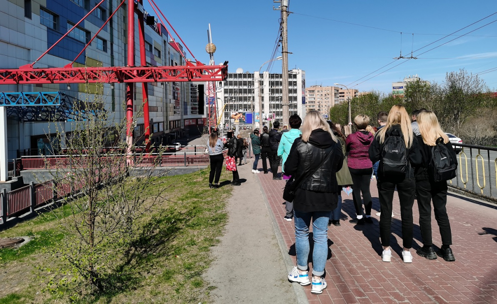 В Мурманске экстренно эвакуируют всех людей из крупного торгового центра Эвакуация