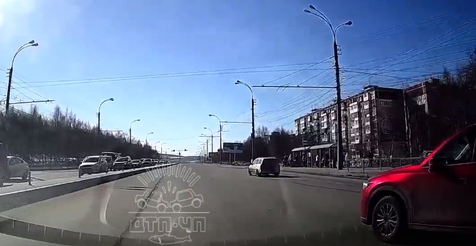 Избежал аварии в Мурманске Дорога